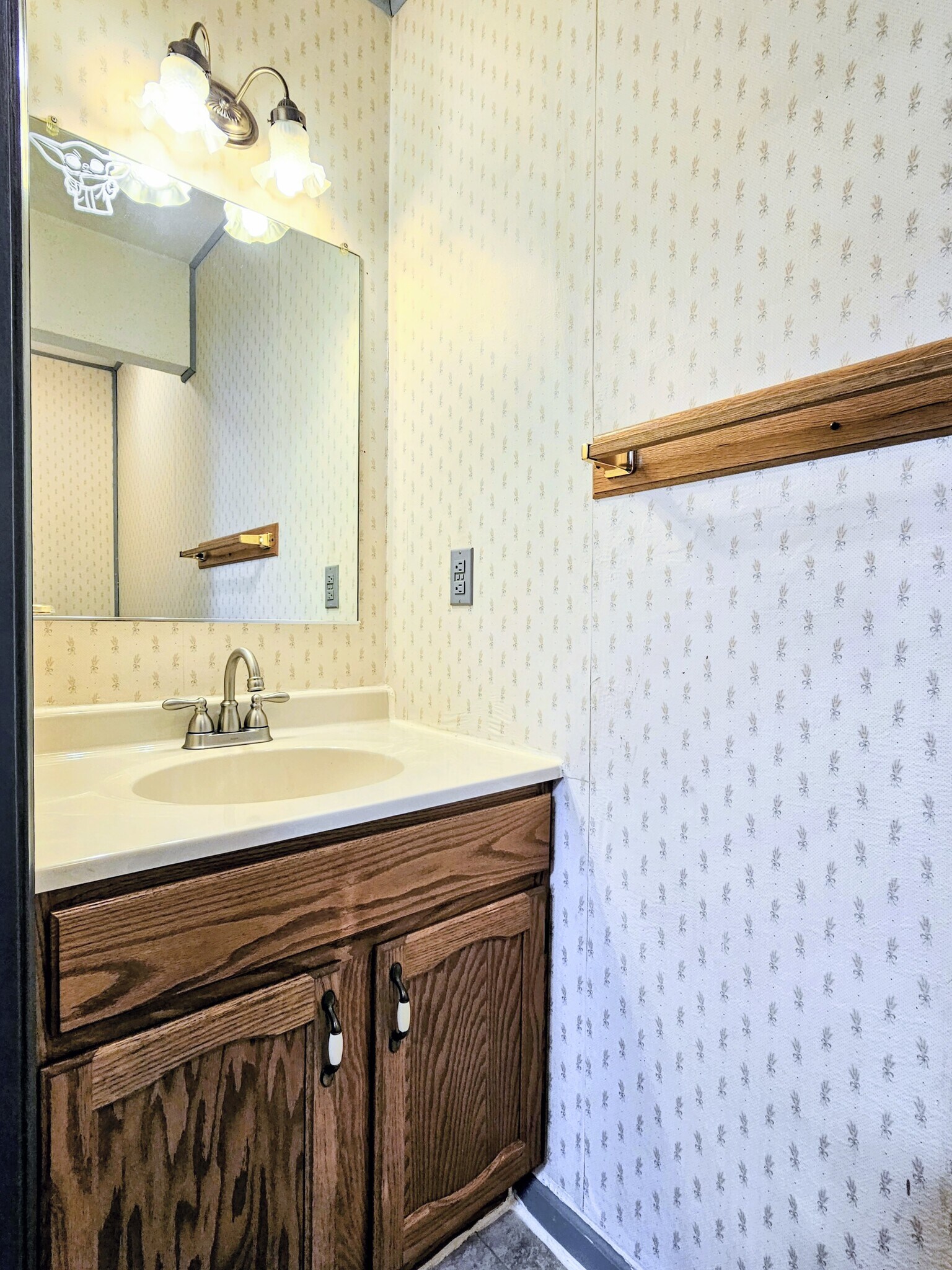 Building Photo - 160 Northwood Ct