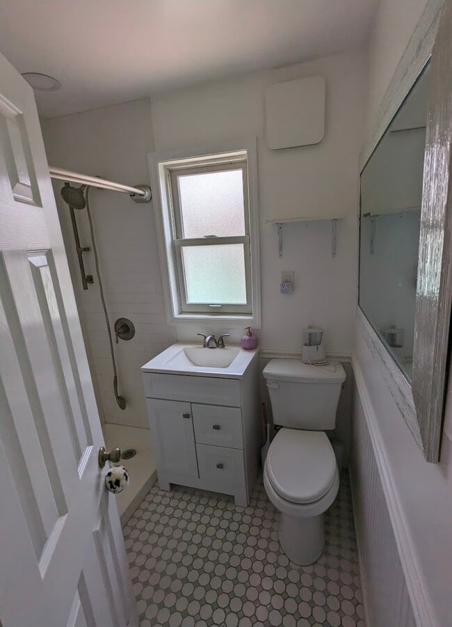 Building Photo - 1513 Parker St