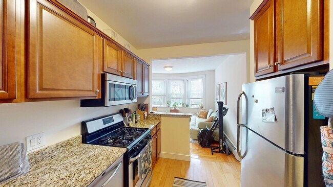 Building Photo - 672 Washington St