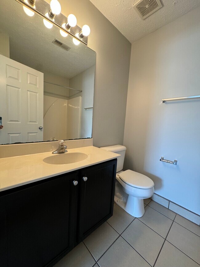 Building Photo - Woodfield