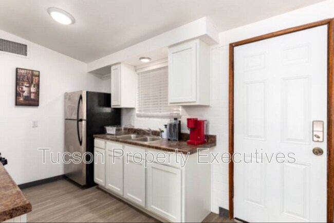 Building Photo - 1227 N Belvedere Ave