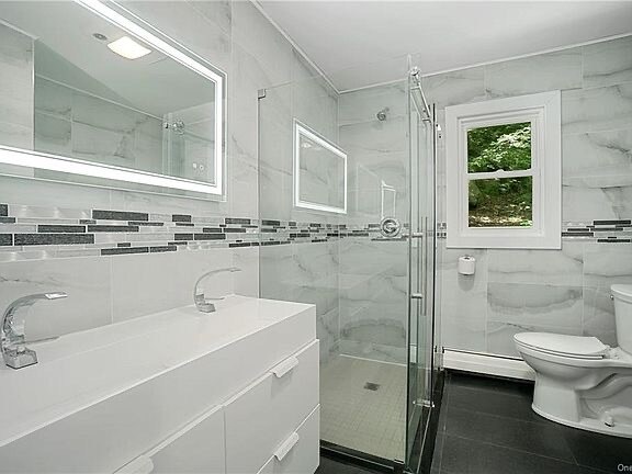 Building Photo - 96 Sagamore Dr