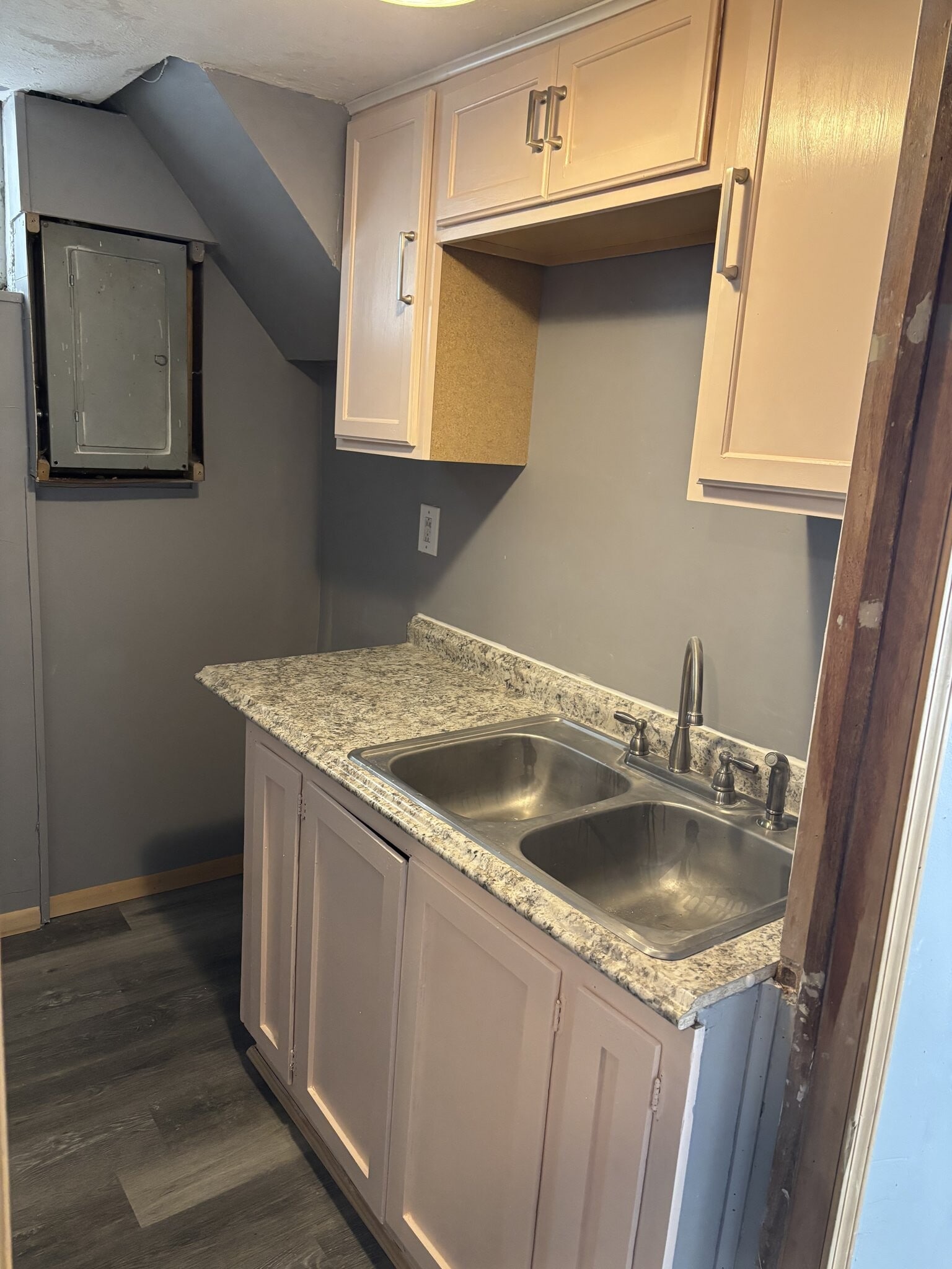 Building Photo - 801 15th Ave S