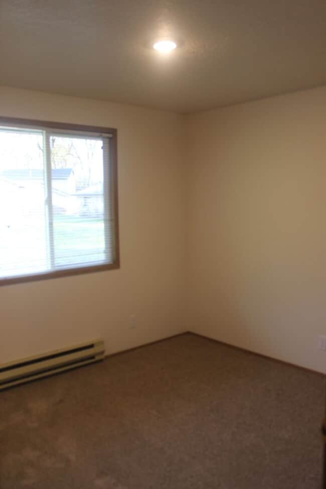 Building Photo - 3233 NE Brogden St