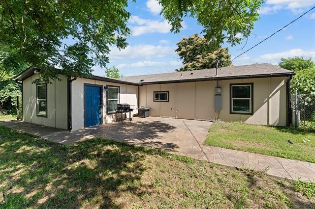 Building Photo - 3806 Castle Hills Dr