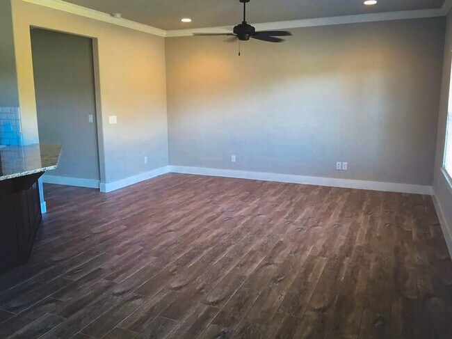 Building Photo - BEAUTIFUL HOME IN GREAT LOCATION!