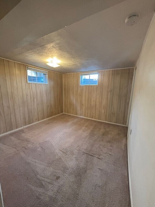 Building Photo - Very nice Family Home located in southern ...