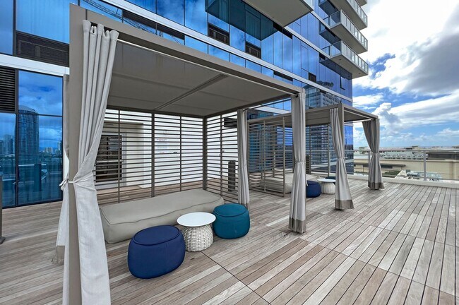 Building Photo - Azure 3505 - Urban living in Azure Ala Moana!