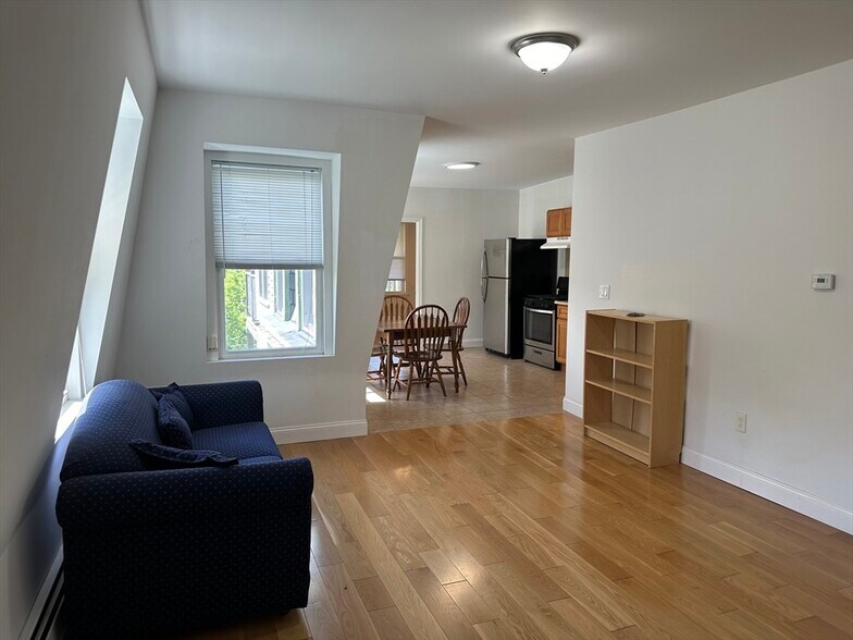 Primary Photo - 14 Creighton St