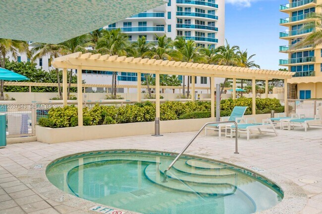 Building Photo - 2501 S Ocean Dr