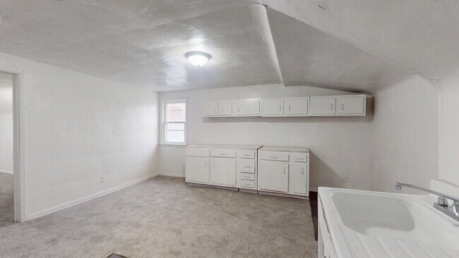 Building Photo - 3863 E 154th St