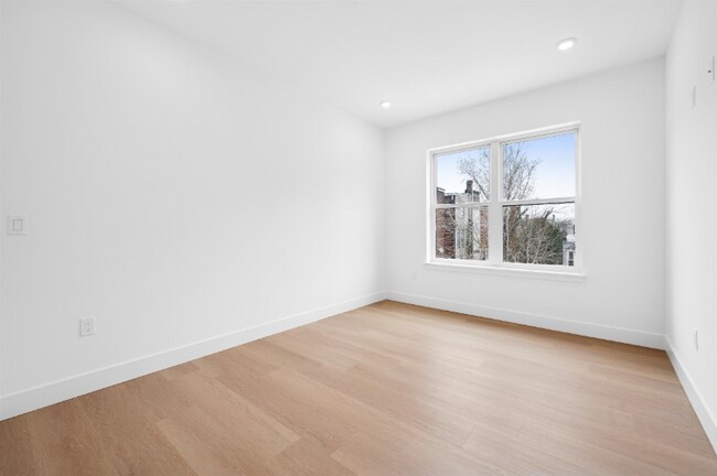 Building Photo - 3637 N 16th St