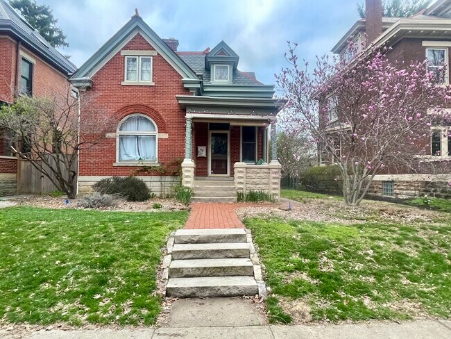 Primary Photo - 290 E Deshler Ave