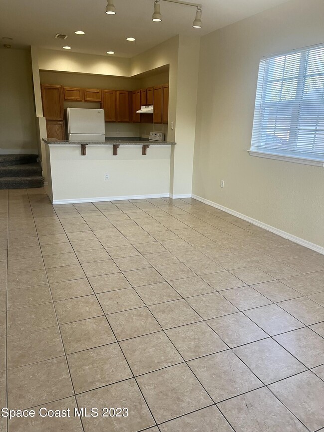 Building Photo - 110 Turpial Way