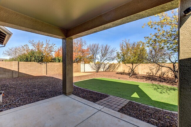 Building Photo - Beautiful Home for Rent in Granville!