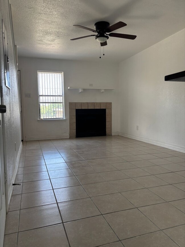 Building Photo - Gated Community with Updated 2-Bedroom, 1....