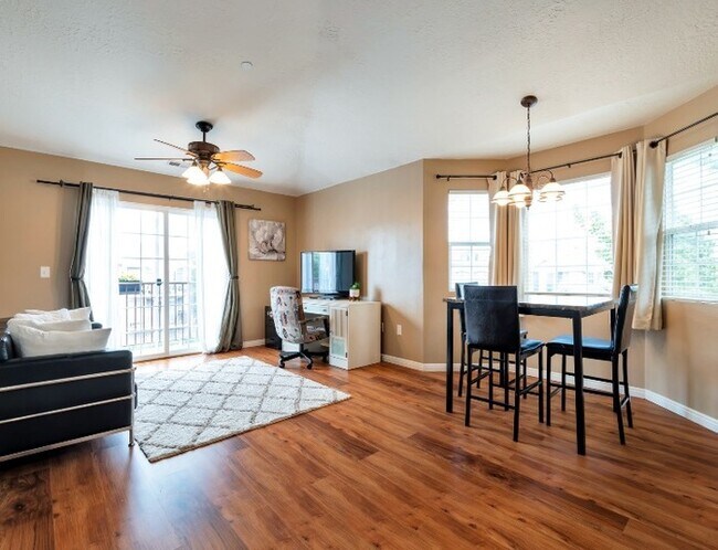 Building Photo - Bright 3-Bed, 2-Bath Condo with Mountain Views & Community Amenities