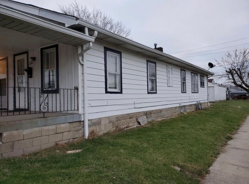 Building Photo - 2501 English Ave