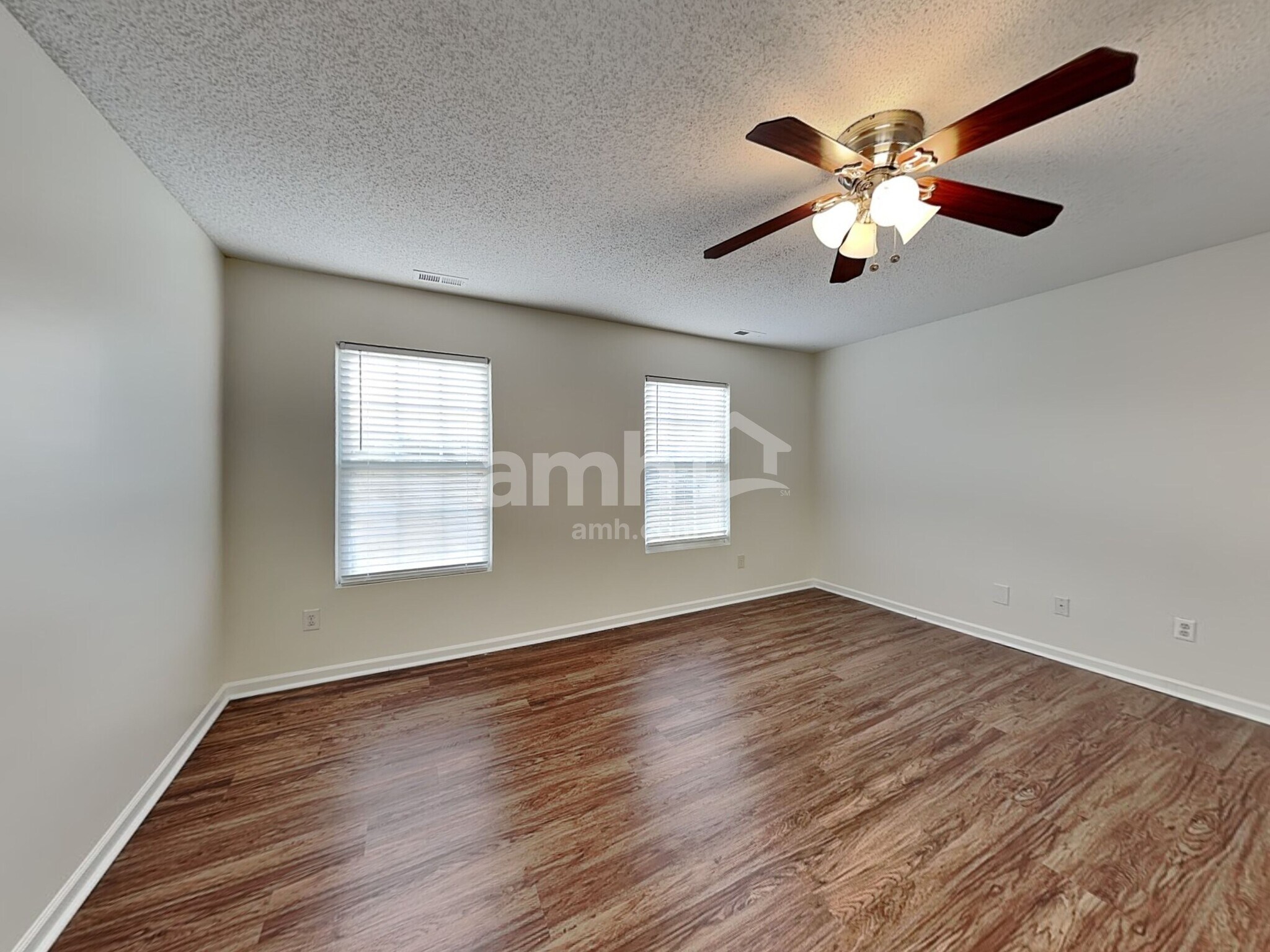 Building Photo - 5850 Mahogany Pl SW