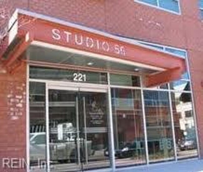 Primary Photo - Loft Living at Town Center