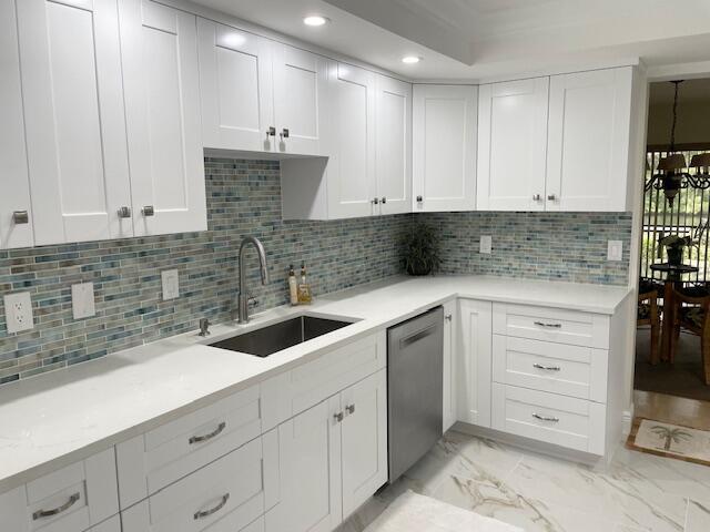 Building Photo - 2306 Fairway Dr S