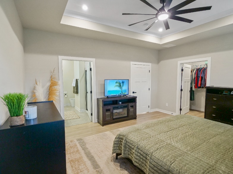 Building Photo - 1663 Jessamine Dr