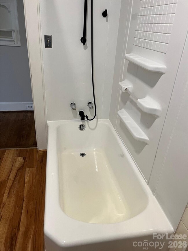 Building Photo - 1047 E Main St