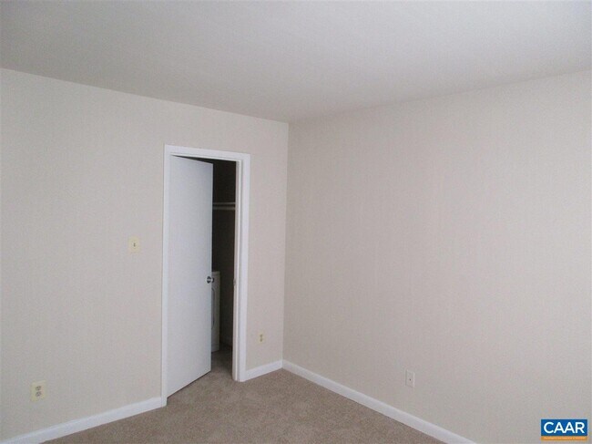 Building Photo - 820 Runnel Ct