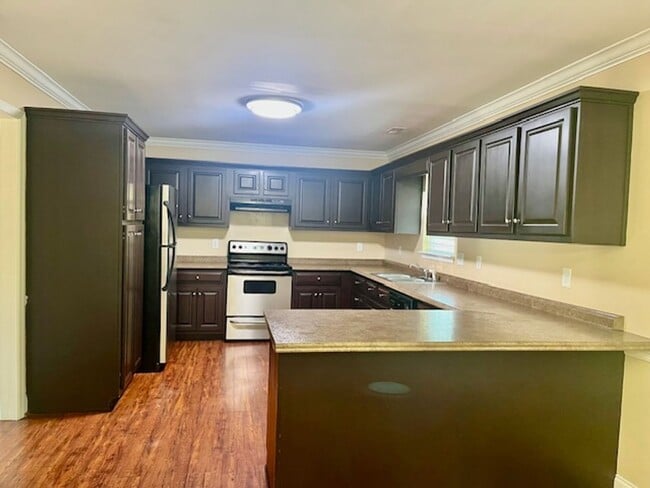 Building Photo - 127 Deer Run Trail NW