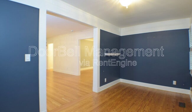 Building Photo - 255 E 27th Pl