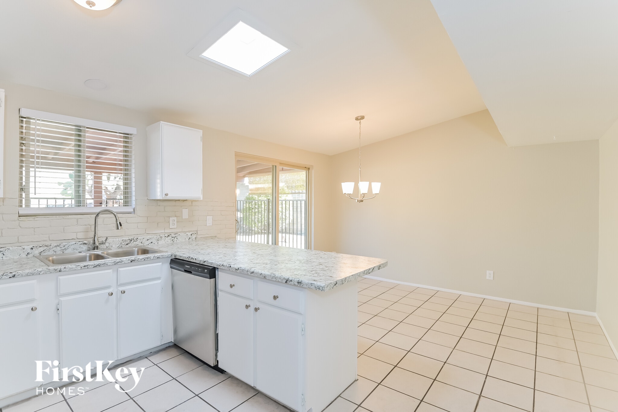 Building Photo - 9801 E Domenic Ln