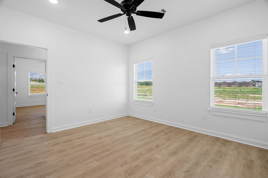 Building Photo - 8709 Cantera Dr