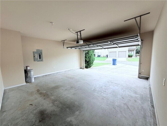 Building Photo - 338 Privet Cir