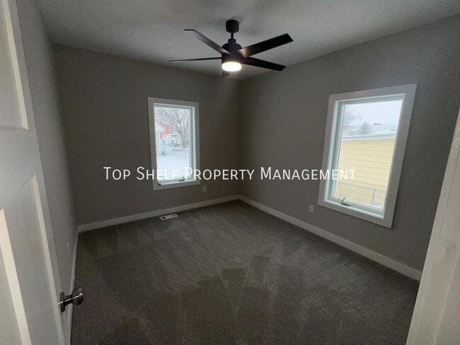 Building Photo - 120 6th St