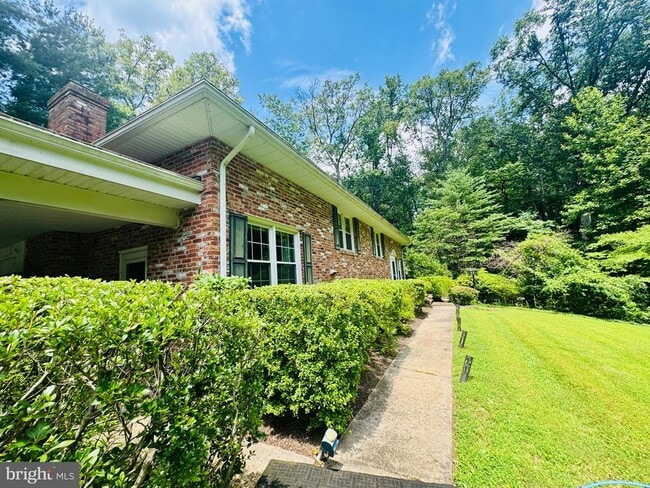 Building Photo - 3500 Barkley Dr