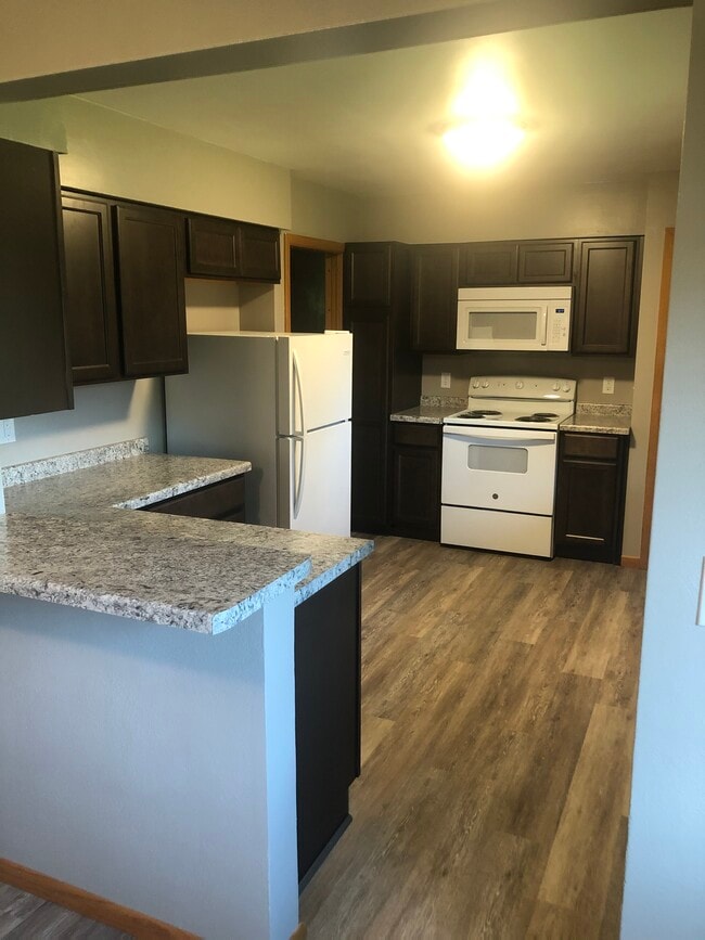 KITCHEN - 125 15th St NE