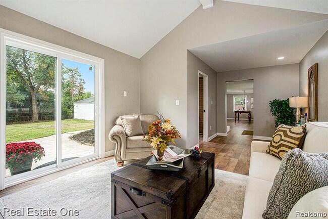 Building Photo - 51275 W Seven Mile Rd