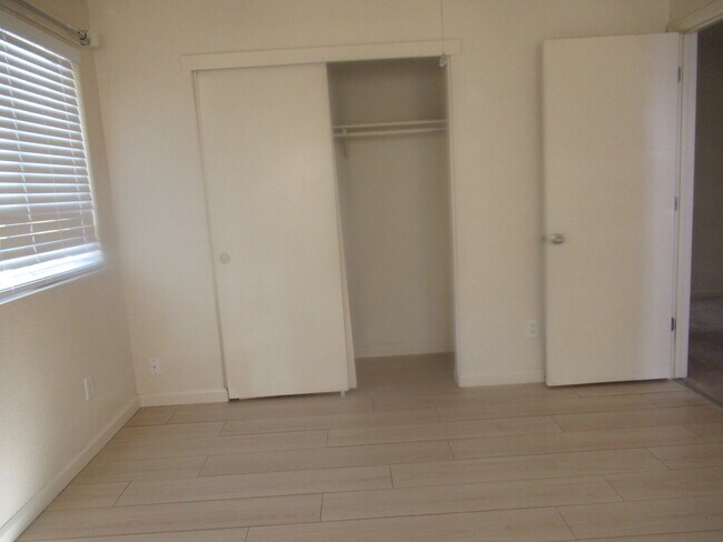 Building Photo - 1505 Garnet Way