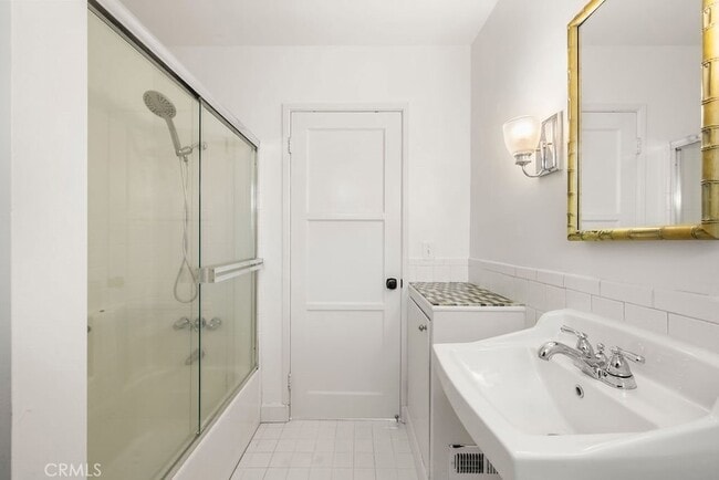 Building Photo - 170 McAulay Pl