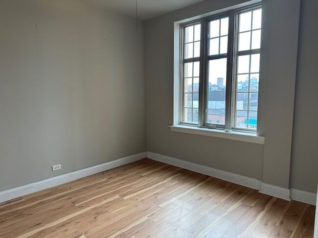 Building Photo - 1525 N Front St