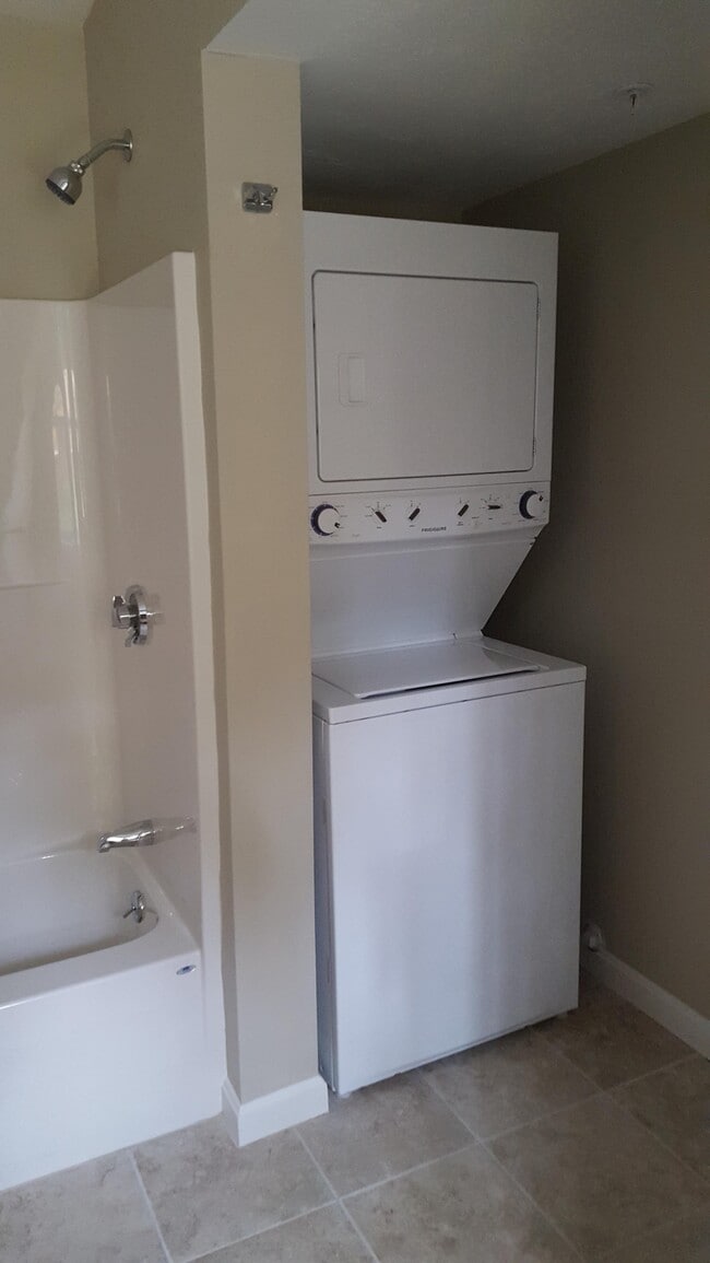 Building Photo - 55 Summer St