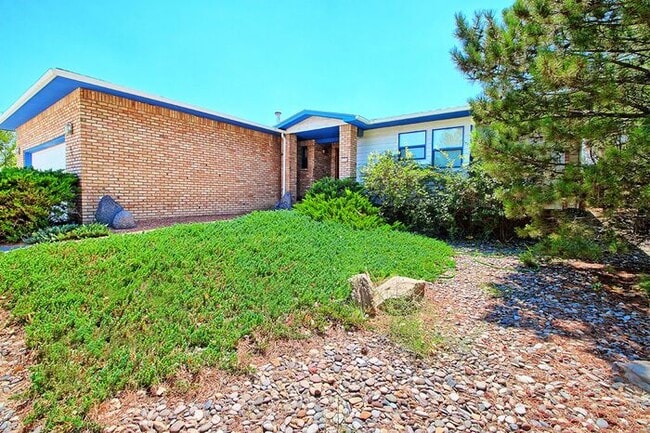 Building Photo - Charming 3-Bed, 2-Bath Home in Orchard Mesa