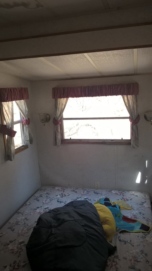 Building Photo - ROCKPORT, IL - Cottage Approx. 2 Acres In ...