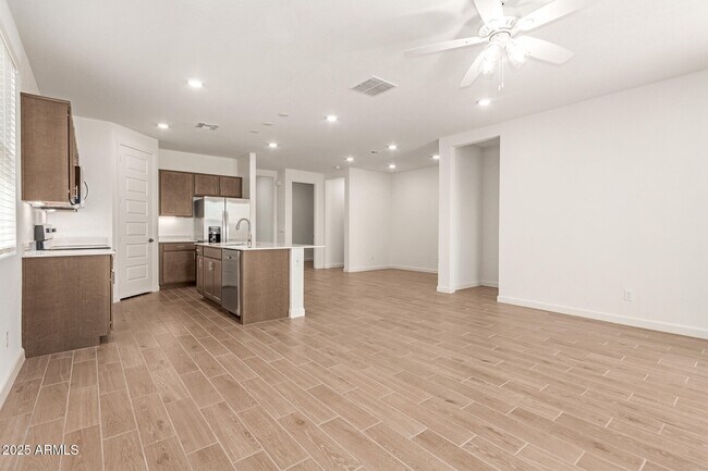 Building Photo - 17735 W Msn Ln