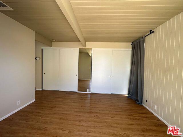 Building Photo - 3169 S Bentley Ave