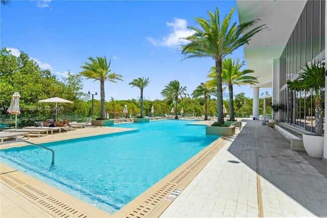 Building Photo - 16385 Biscayne Blvd