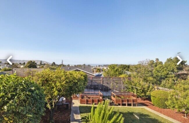 Building Photo - 623 Santa Susana Ave