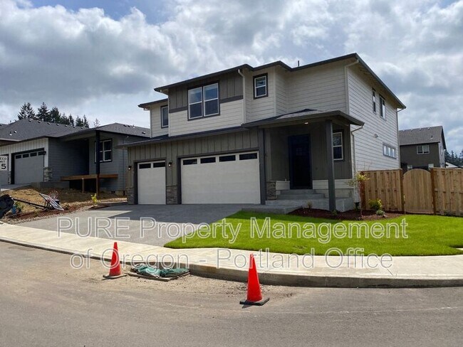Building Photo - 1730 NE Gilbert Ln
