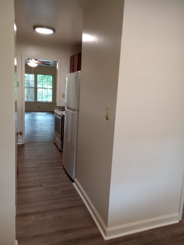 Building Photo - 2890 Carriage Dr