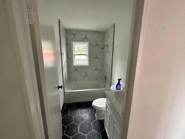 Building Photo - 112 Baptist Ct